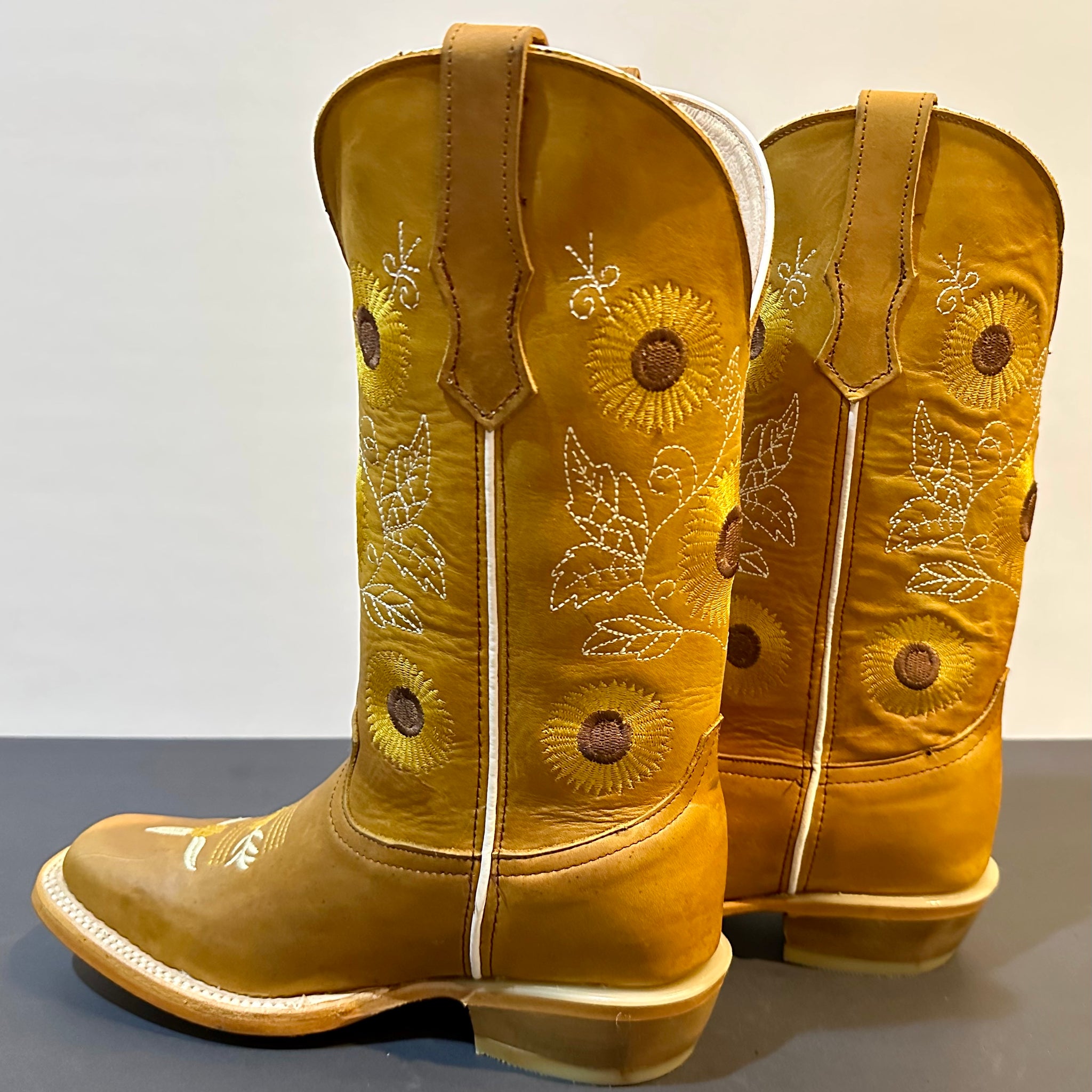 Introducing the Sunflower, the all-new rodeo leather boot that is handcrafted to perfection.